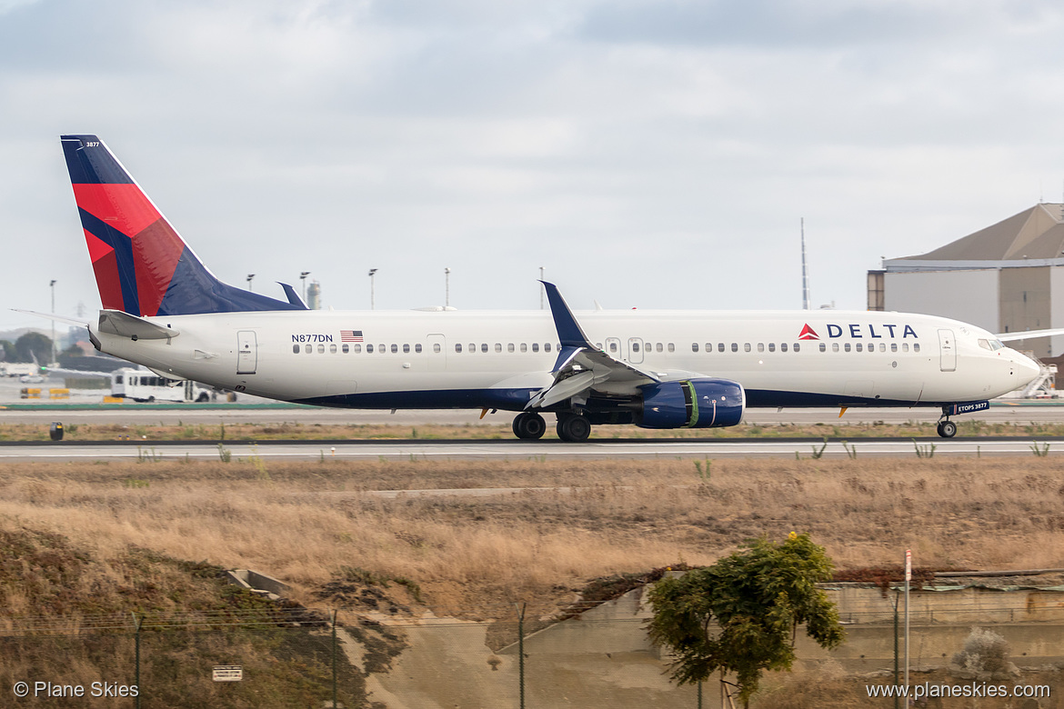 Delta Air Lines Boeing 737-900ER N877DN at Los Angeles International Airport (KLAX/LAX) Delta Air Lines Boeing 737-900ER N877DN at Los Angeles International Airport (KLAX/LAX)