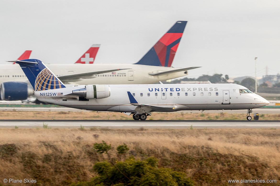 SkyWest Airlines Canadair CRJ-200 N912SW at Los Angeles International Airport (KLAX/LAX)