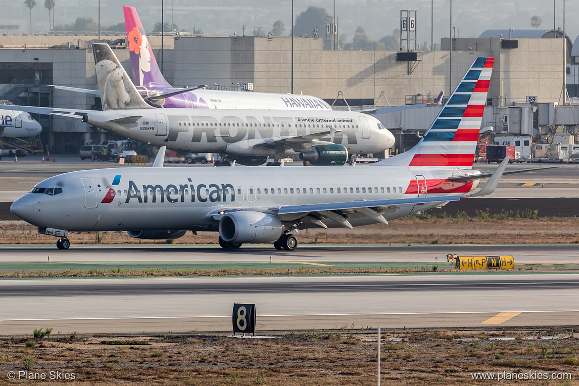 American Airlines Boeing 737-800 N939NN at Los Angeles International Airport (KLAX/LAX) American Airlines Boeing 737-800 N939NN at Los Angeles International Airport (KLAX/LAX)