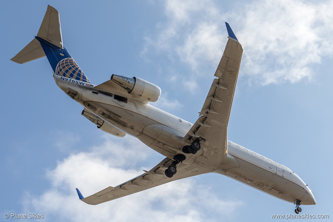 SkyWest Airlines Canadair CRJ-200 N976SW at Los Angeles International Airport (KLAX/LAX)