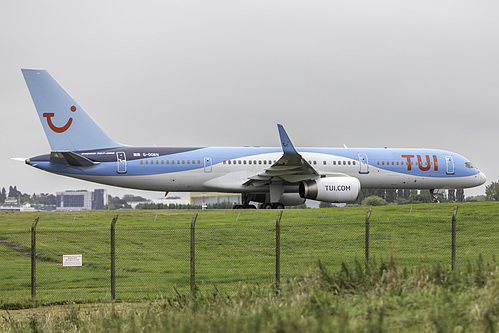 TUI UK Boeing 757-200 G-OOBN at Birmingham International Airport (EGBB/BHX)