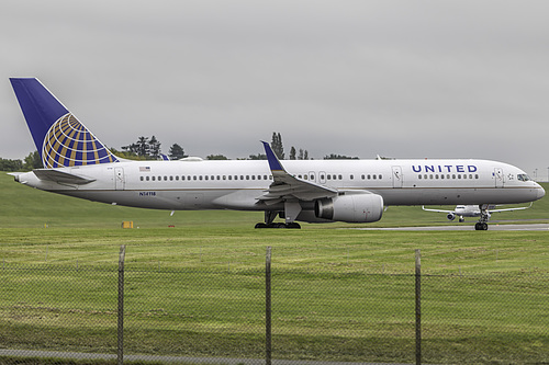 United Airlines Boeing 757-200 N14118 at Birmingham International Airport (EGBB/BHX)