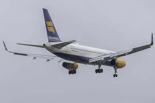 Icelandair Boeing 757-200 TF-ISY at Birmingham International Airport (EGBB/BHX) Icelandair Boeing 757-200 TF-ISY at Birmingham International Airport (EGBB/BHX)
