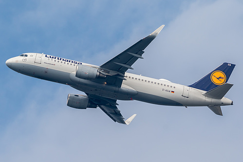 Lufthansa Airbus A320-200 D-AIUA at Frankfurt am Main International Airport (EDDF/FRA)