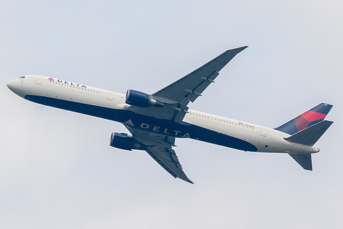 Delta Air Lines Boeing 767-400ER N828MH at Frankfurt am Main International Airport (EDDF/FRA)