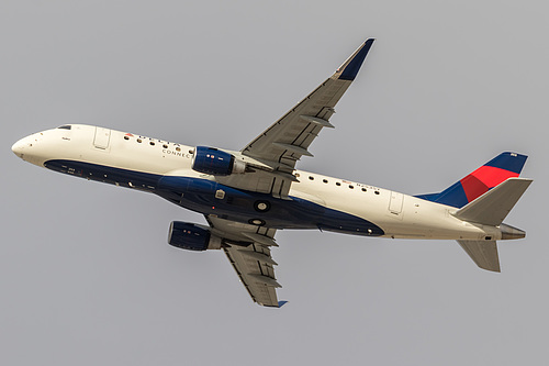 SkyWest Airlines Embraer ERJ-175 N253SY at McCarran International Airport (KLAS/LAS)