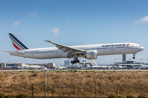 Air France Boeing 777-300ER F-GSQB at Los Angeles International Airport (KLAX/LAX) Air France Boeing 777-300ER F-GSQB at Los Angeles International Airport (KLAX/LAX)