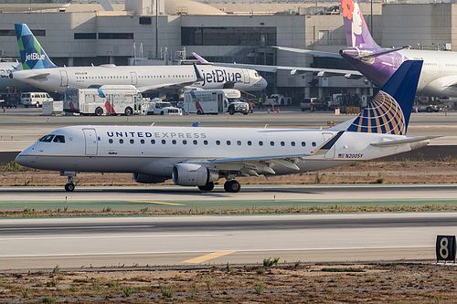 SkyWest Airlines Embraer ERJ-175 N200SY at Los Angeles International Airport (KLAX/LAX) SkyWest Airlines Embraer ERJ-175 N200SY at Los Angeles International Airport (KLAX/LAX)
