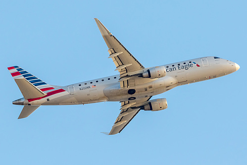 Compass Airlines Embraer ERJ-175 N202NN at Los Angeles International Airport (KLAX/LAX)