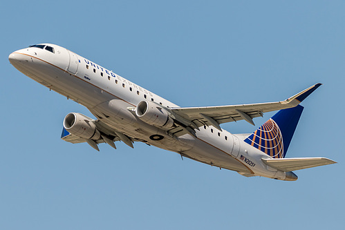 SkyWest Airlines Embraer ERJ-175 N202SY at Los Angeles International Airport (KLAX/LAX)