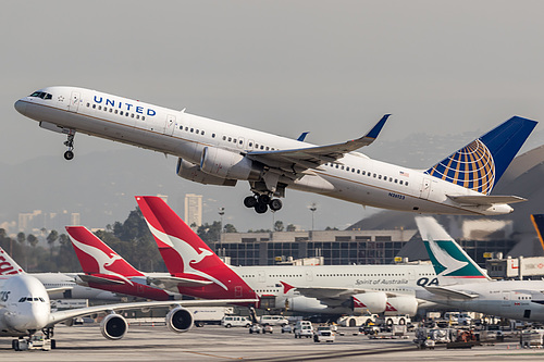 United Airlines Boeing 757-200 N26123 at Los Angeles International Airport (KLAX/LAX) United Airlines Boeing 757-200 N26123 at Los Angeles International Airport (KLAX/LAX)