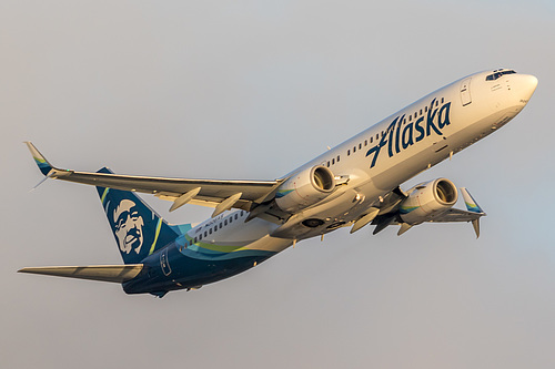 Alaska Airlines Boeing 737-900 N306AS at Los Angeles International Airport (KLAX/LAX)
