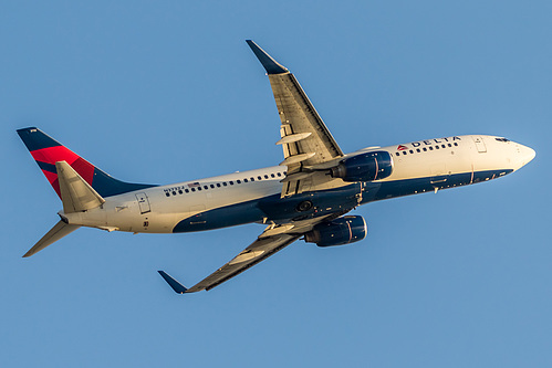 Delta Air Lines Boeing 737-800 N3732J at Los Angeles International Airport (KLAX/LAX)