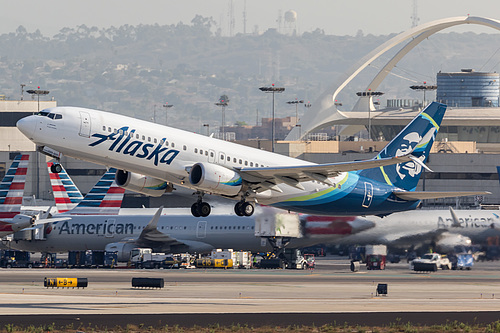 Alaska Airlines Boeing 737-800 N589AS at Los Angeles International Airport (KLAX/LAX) Alaska Airlines Boeing 737-800 N589AS at Los Angeles International Airport (KLAX/LAX)