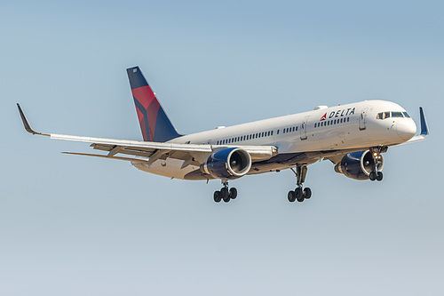 Delta Air Lines Boeing 757-200 N702TW at Los Angeles International Airport (KLAX/LAX)