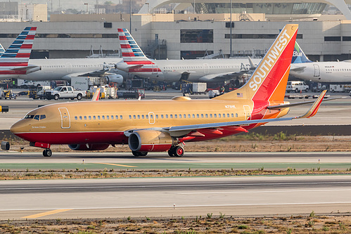 Southwest Airlines Boeing 737-700 N711HK at Los Angeles International Airport (KLAX/LAX)