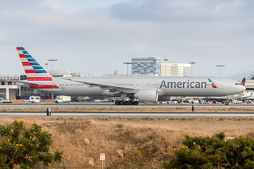 American Airlines Boeing 777-300ER N735AT at Los Angeles International Airport (KLAX/LAX) American Airlines Boeing 777-300ER N735AT at Los Angeles International Airport (KLAX/LAX)