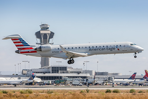 SkyWest Airlines Canadair CRJ-700 N756SK at Los Angeles International Airport (KLAX/LAX)