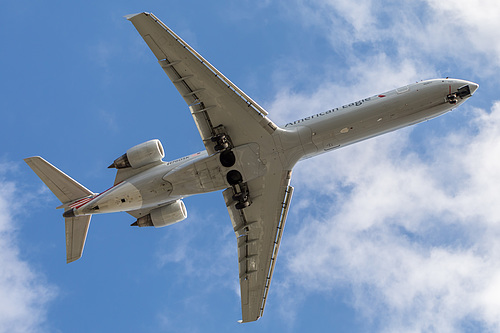 SkyWest Airlines Canadair CRJ-700 N760SK at Los Angeles International Airport (KLAX/LAX)