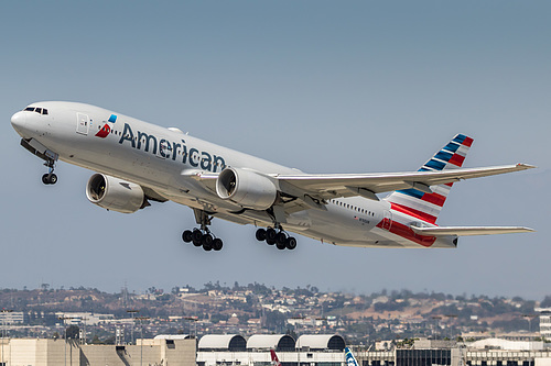 American Airlines Boeing 777-200ER N765AN at Los Angeles International Airport (KLAX/LAX) American Airlines Boeing 777-200ER N765AN at Los Angeles International Airport (KLAX/LAX)