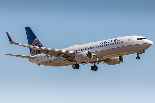 United Airlines Boeing 737-800 N77525 at Los Angeles International Airport (KLAX/LAX) United Airlines Boeing 737-800 N77525 at Los Angeles International Airport (KLAX/LAX)