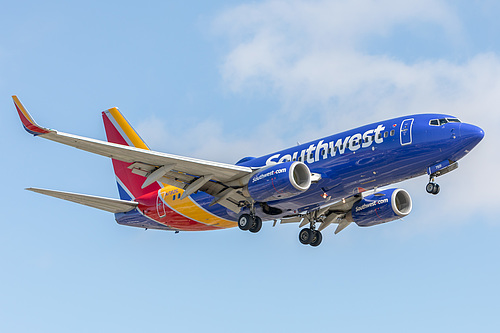 Southwest Airlines Boeing 737-700 N7821L at Los Angeles International Airport (KLAX/LAX)