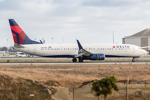 Delta Air Lines Boeing 737-900ER N877DN at Los Angeles International Airport (KLAX/LAX)
