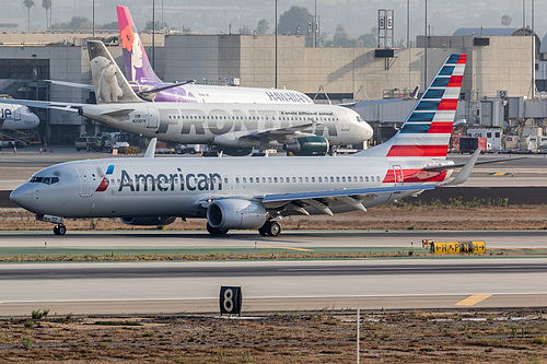 American Airlines Boeing 737-800 N939NN at Los Angeles International Airport (KLAX/LAX) American Airlines Boeing 737-800 N939NN at Los Angeles International Airport (KLAX/LAX)