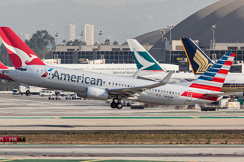 American Airlines Boeing 737-800 N949NN at Los Angeles International Airport (KLAX/LAX) American Airlines Boeing 737-800 N949NN at Los Angeles International Airport (KLAX/LAX)