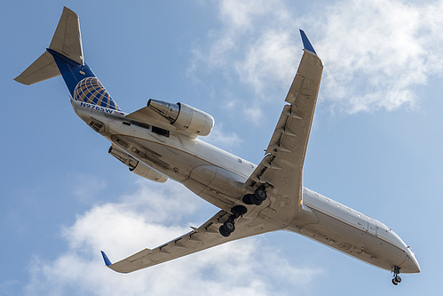 SkyWest Airlines Canadair CRJ-200 N976SW at Los Angeles International Airport (KLAX/LAX)