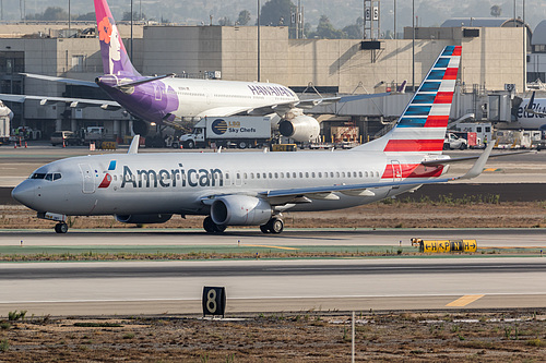 American Airlines Boeing 737-800 N980NN at Los Angeles International Airport (KLAX/LAX) American Airlines Boeing 737-800 N980NN at Los Angeles International Airport (KLAX/LAX)