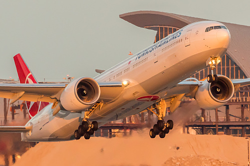 Turkish Airlines Boeing 777-300ER TC-LJK at Los Angeles International Airport (KLAX/LAX)