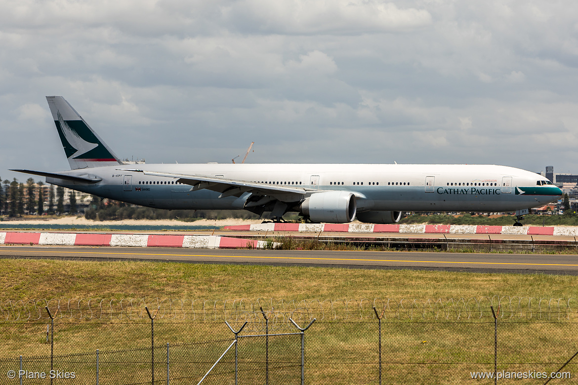 Cathay Pacific Boeing 777-300ER B-KPY at Sydney Kingsford Smith International Airport (YSSY/SYD) Cathay Pacific Boeing 777-300ER B-KPY at Sydney Kingsford Smith International Airport (YSSY/SYD)