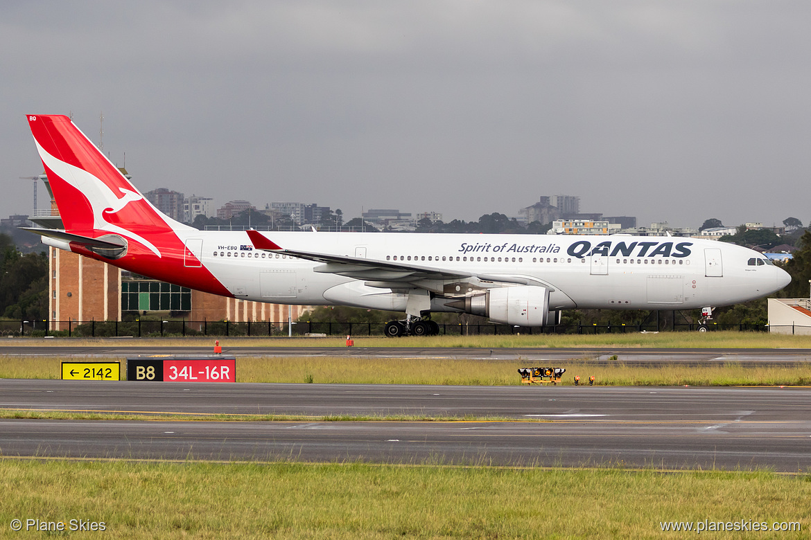 Qantas Airbus A330-200 VH-EBQ at Sydney Kingsford Smith International Airport (YSSY/SYD)