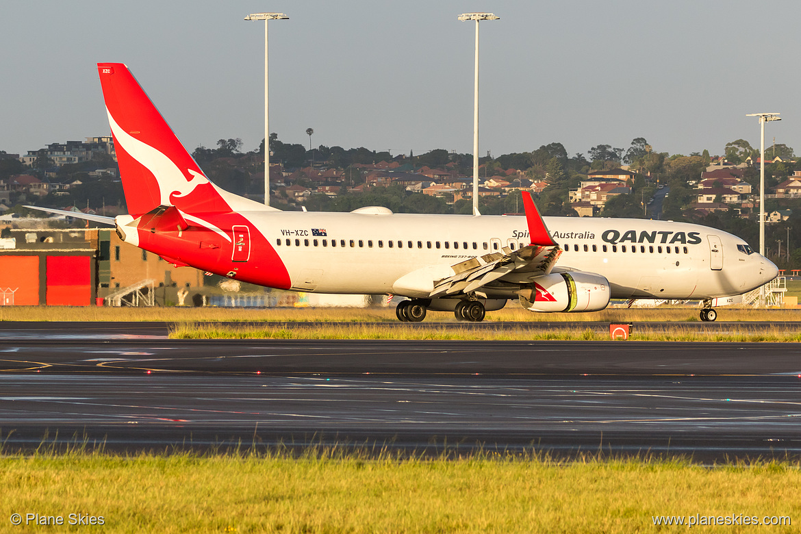 Qantas Boeing 737-800 VH-XZC at Sydney Kingsford Smith International Airport (YSSY/SYD) Qantas Boeing 737-800 VH-XZC at Sydney Kingsford Smith International Airport (YSSY/SYD)