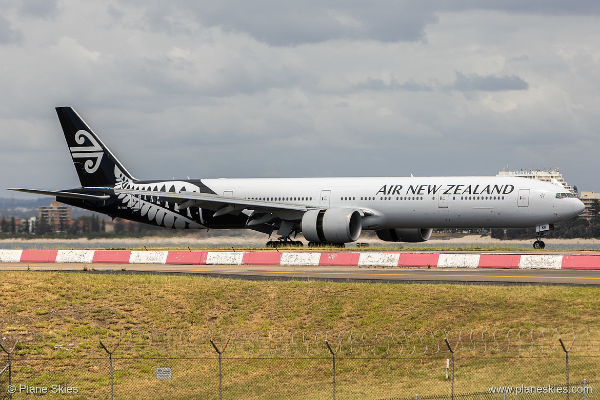 Air New Zealand Boeing 777-300ER ZK-OKO at Sydney Kingsford Smith International Airport (YSSY/SYD) Air New Zealand Boeing 777-300ER ZK-OKO at Sydney Kingsford Smith International Airport (YSSY/SYD)