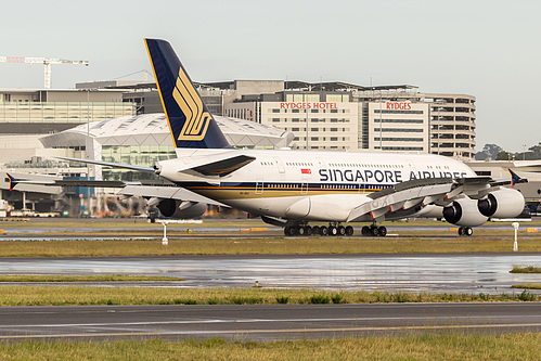 Singapore Airlines Airbus A380-800 9V-SKU at Sydney Kingsford Smith International Airport (YSSY/SYD) Singapore Airlines Airbus A380-800 9V-SKU at Sydney Kingsford Smith International Airport (YSSY/SYD)