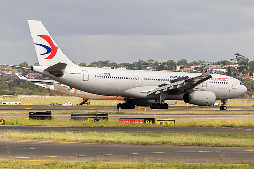 China Eastern Airlines Airbus A330-200 B-5952 at Sydney Kingsford Smith International Airport (YSSY/SYD)