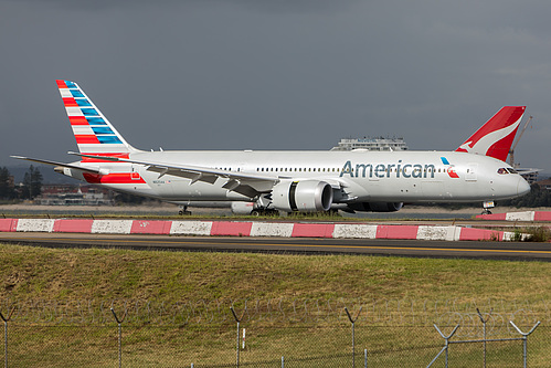 American Airlines Boeing 787-9 N825AA at Sydney Kingsford Smith International Airport (YSSY/SYD) American Airlines Boeing 787-9 N825AA at Sydney Kingsford Smith International Airport (YSSY/SYD)