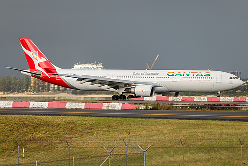 Qantas Airbus A330-300 VH-QPJ at Sydney Kingsford Smith International Airport (YSSY/SYD)