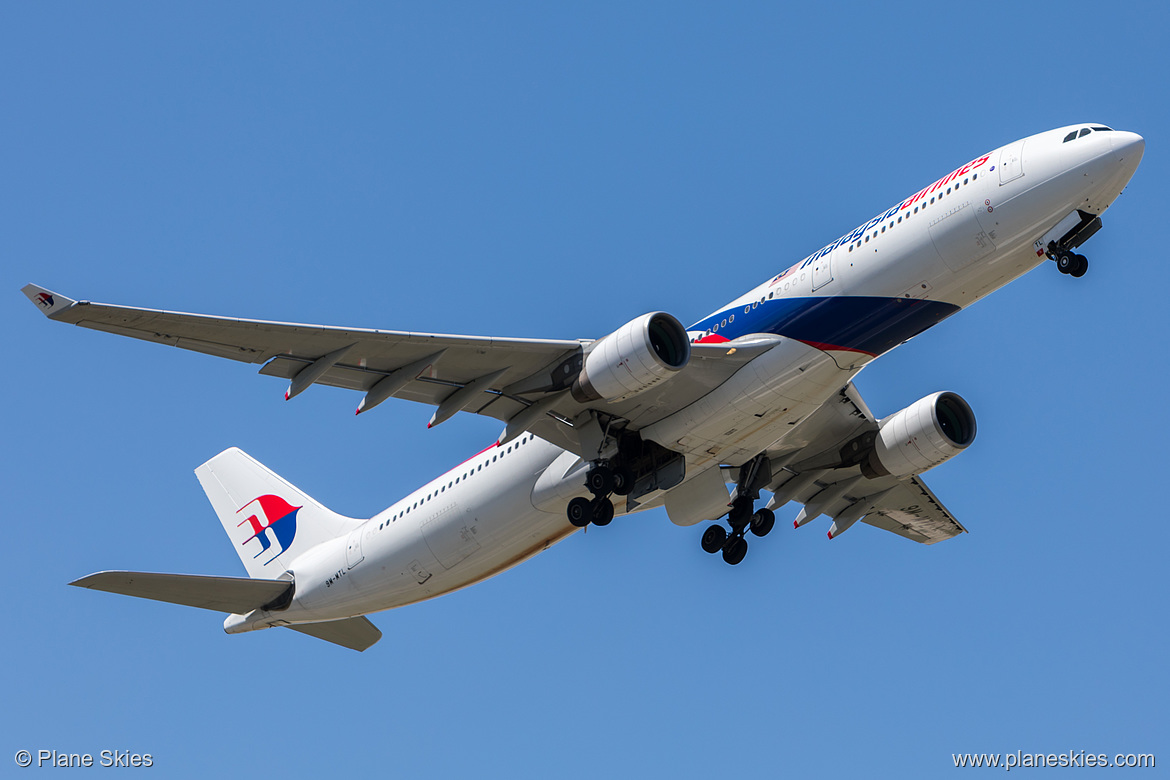 Malaysia Airlines Airbus A330-300 9M-MTL at Melbourne International Airport (YMML/MEL)