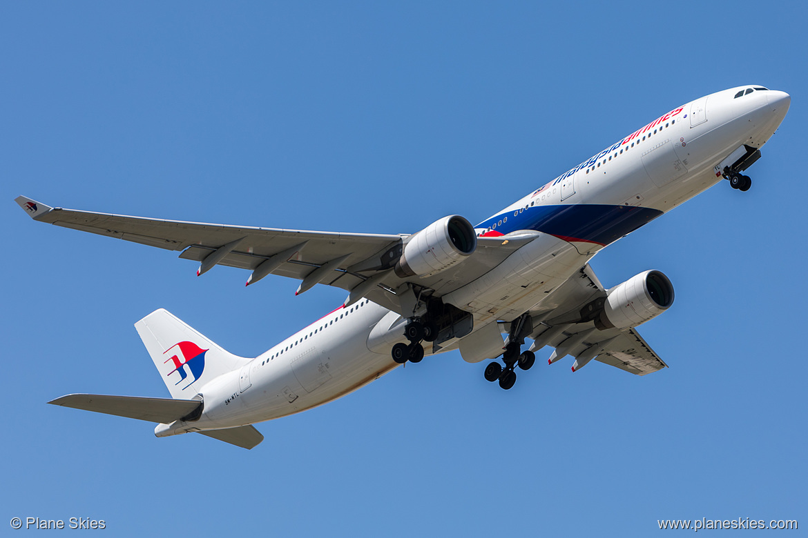 Malaysia Airlines Airbus A330-300 9M-MTL at Melbourne International Airport (YMML/MEL) Malaysia Airlines Airbus A330-300 9M-MTL at Melbourne International Airport (YMML/MEL)