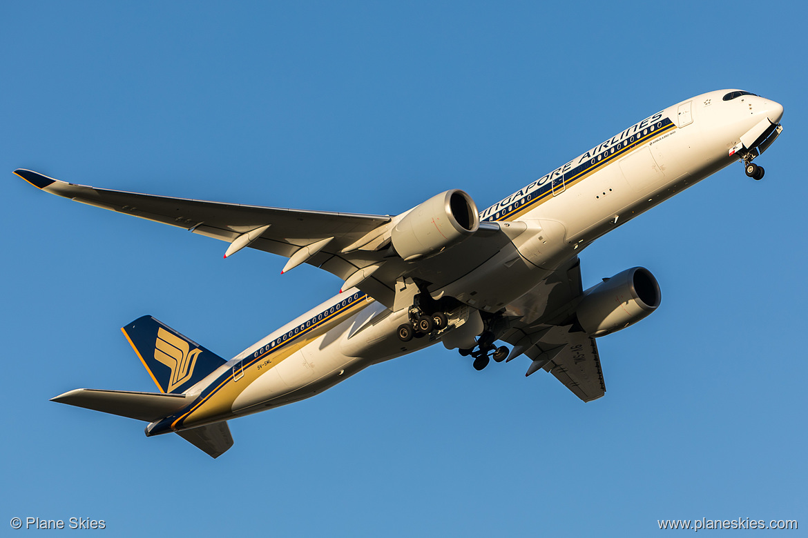 Singapore Airlines Airbus A350-900 9V-SML at Melbourne International Airport (YMML/MEL) Singapore Airlines Airbus A350-900 9V-SML at Melbourne International Airport (YMML/MEL)