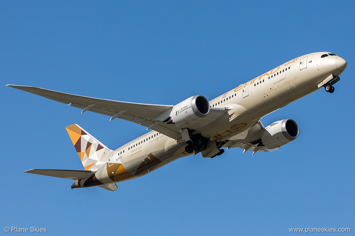 Etihad Airways Boeing 787-9 A6-BLG at Melbourne International Airport (YMML/MEL) Etihad Airways Boeing 787-9 A6-BLG at Melbourne International Airport (YMML/MEL)