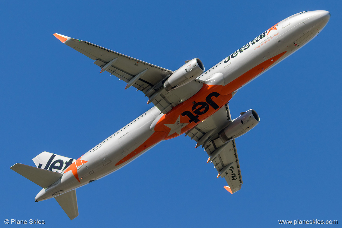 Jetstar Airways Airbus A321-200 VH-VWQ at Melbourne International Airport (YMML/MEL) Jetstar Airways Airbus A321-200 VH-VWQ at Melbourne International Airport (YMML/MEL)