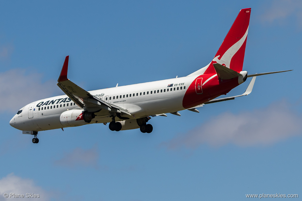 Qantas Boeing 737-800 VH-VXH at Melbourne International Airport (YMML/MEL) Qantas Boeing 737-800 VH-VXH at Melbourne International Airport (YMML/MEL)
