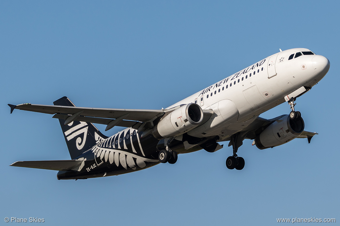 Air New Zealand Airbus A320-200 ZK-OJC at Melbourne International Airport (YMML/MEL) Air New Zealand Airbus A320-200 ZK-OJC at Melbourne International Airport (YMML/MEL)