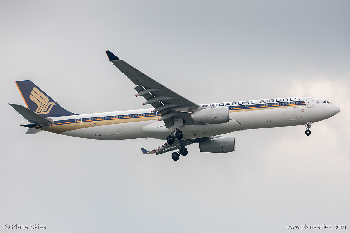 Singapore Airlines Airbus A330-300 9V-SSI at Singapore Changi Airport (WSSS/SIN) Singapore Airlines Airbus A330-300 9V-SSI at Singapore Changi Airport (WSSS/SIN)