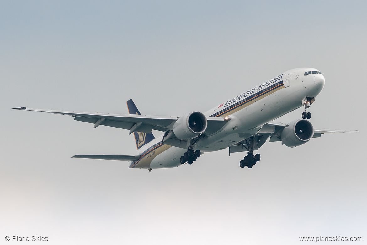 Singapore Airlines Boeing 777-300ER 9V-SWP at Singapore Changi Airport (WSSS/SIN)