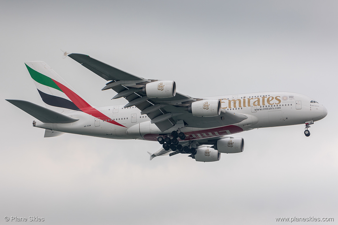 Emirates Airbus A380-800 A6-EDW at Singapore Changi Airport (WSSS/SIN)